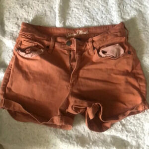 Universal Thread Shorts